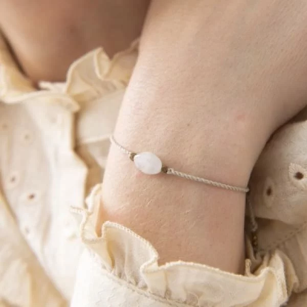 A BEAUTIFUL STORY Gemstone Card Moonstone Gold Bracelet