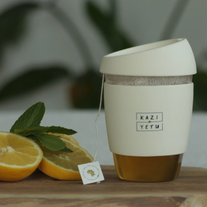 KAZI YETU Takeaway Teebecher / tea cup vanilla